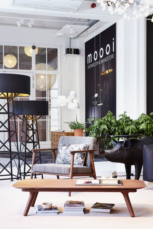Moooi Pig bijzettafel 167x60 zwart