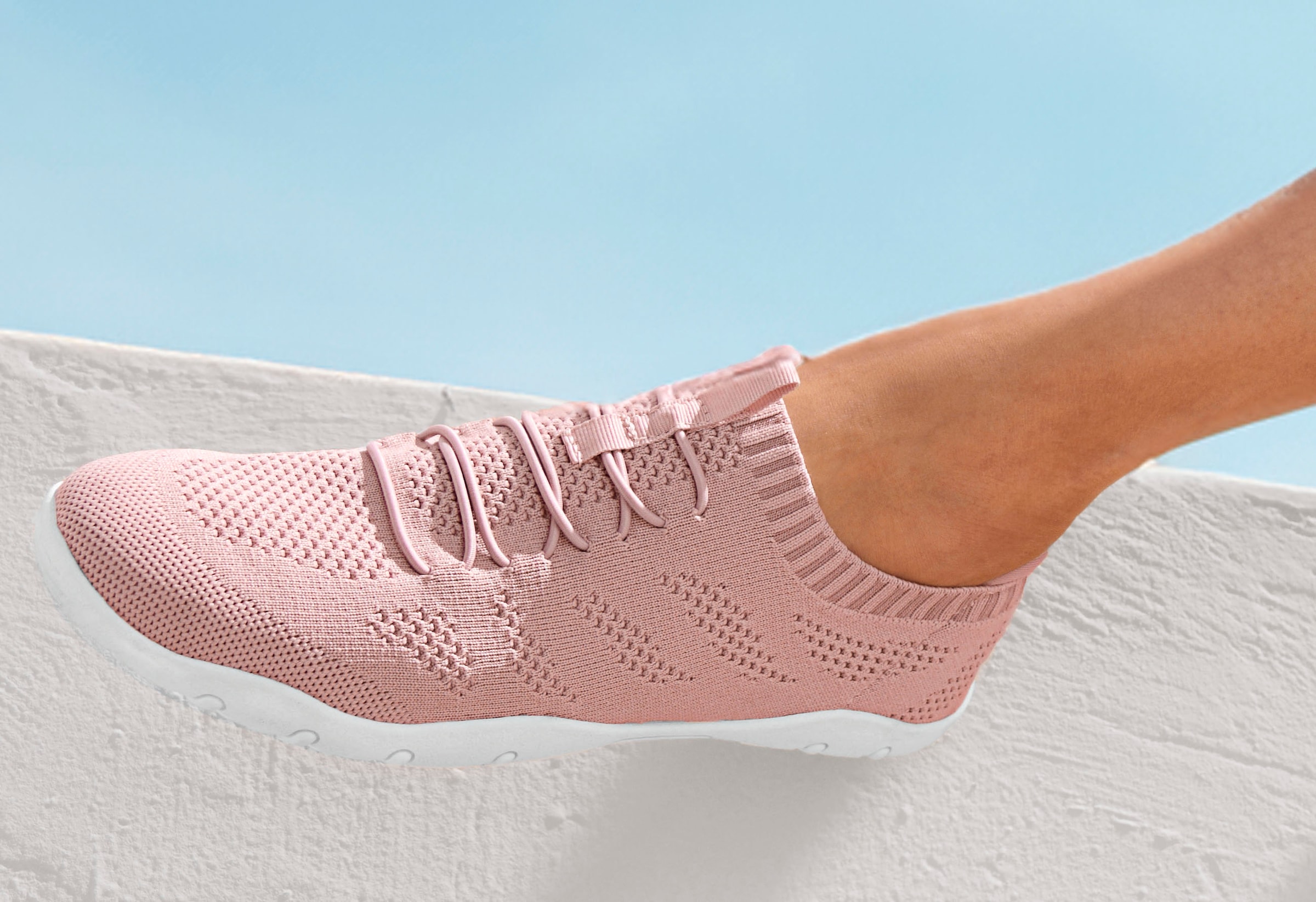 Vivance Sneaker »Freizeitschuh, Halbschuh mit ultraleichter und flexibler Sohle,«  zum Reinschlüpfen mit elastischen Schnürbändern VEGAN