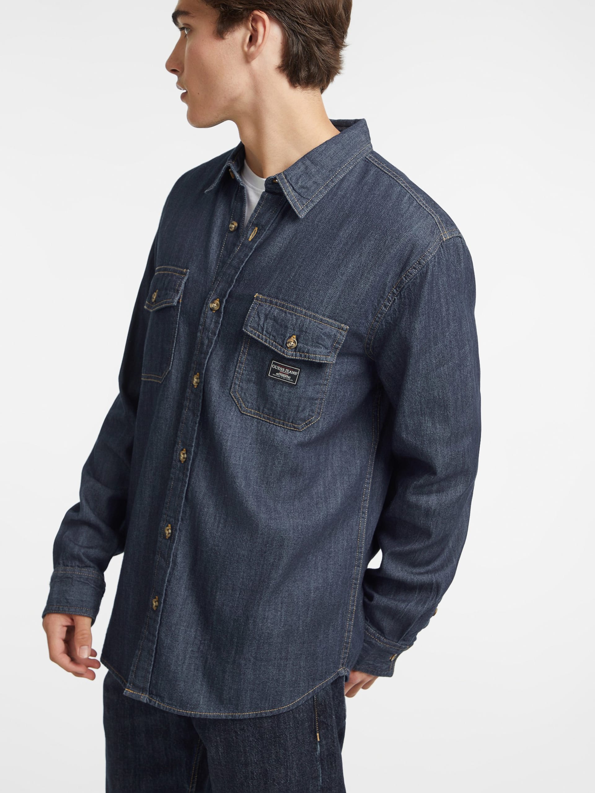 Camisa clássica de manga comprida em jeans