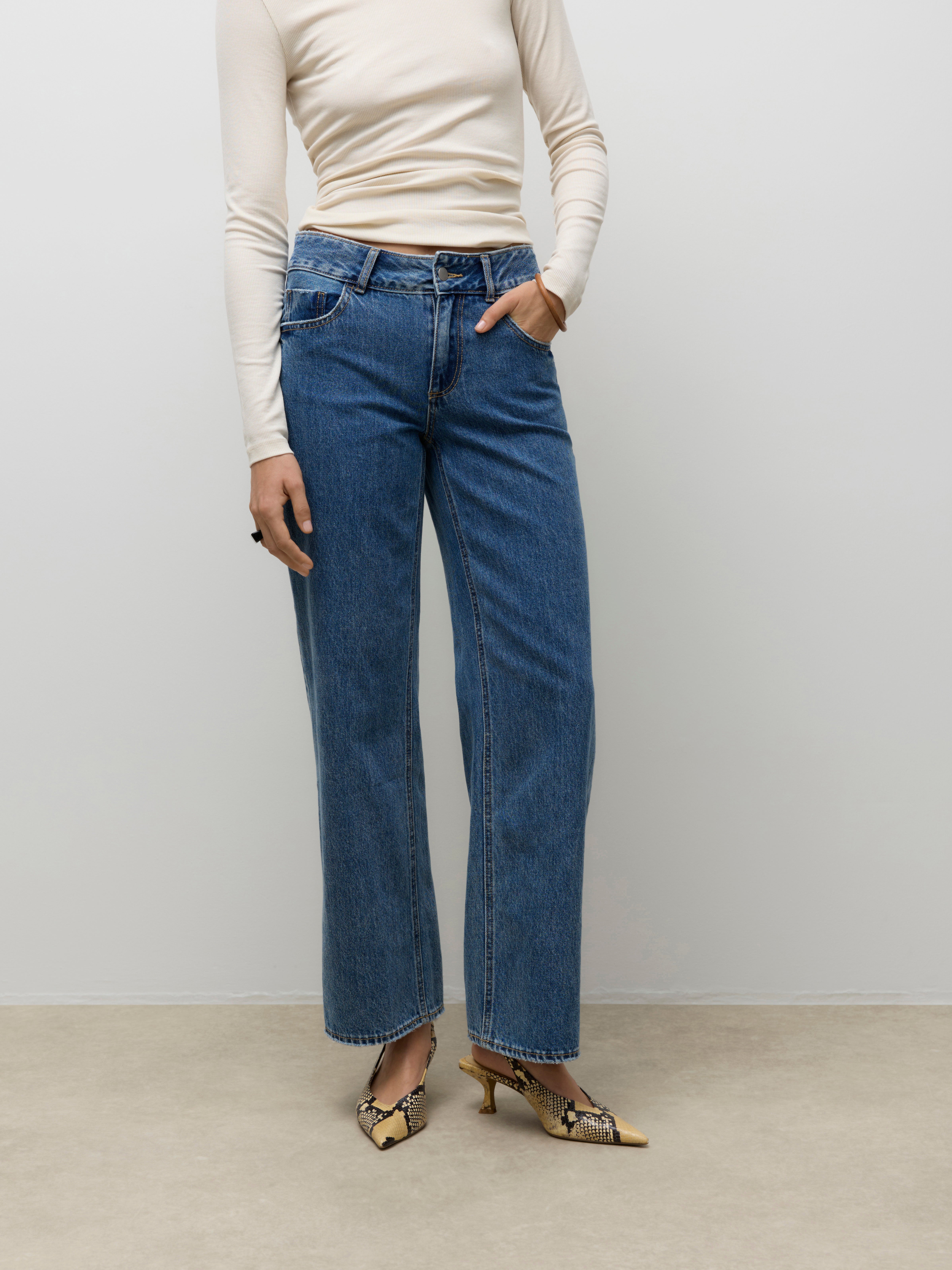 AWRENA Mid rise Wide leg fit Jeans