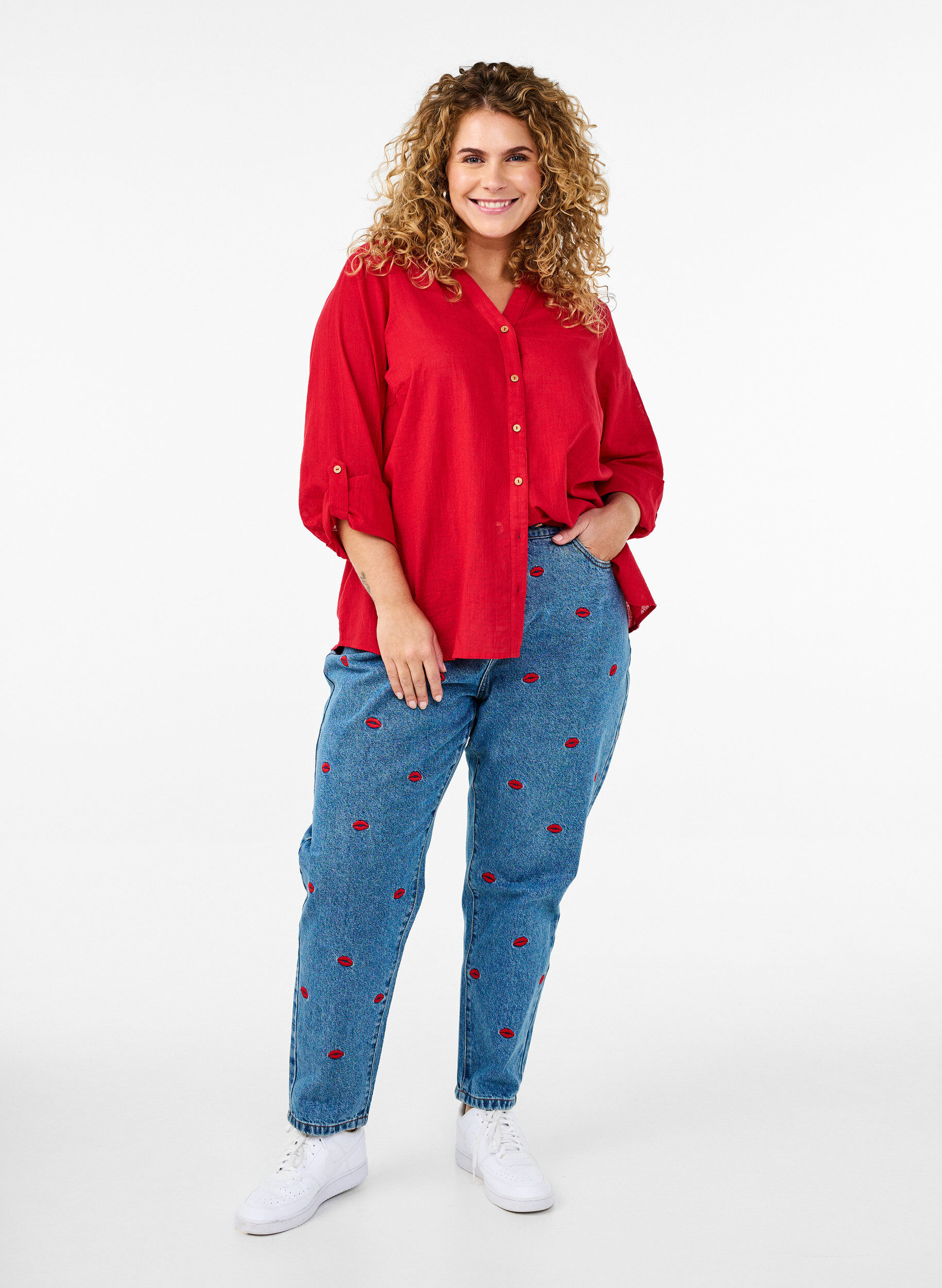 Mille mom fit jeans med broderi