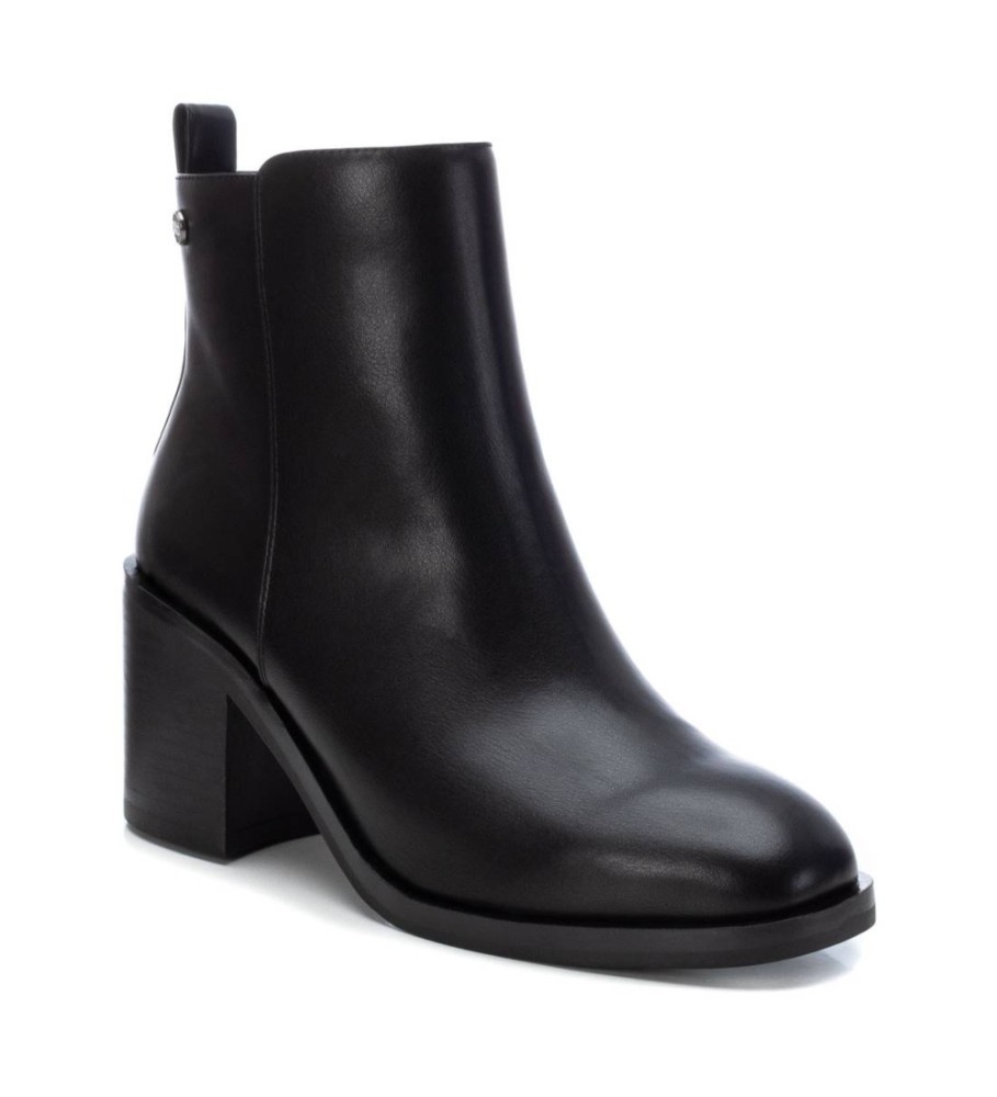 Botas de cano curto Xti 142097 pretas - Altura do salto: 7 cm -