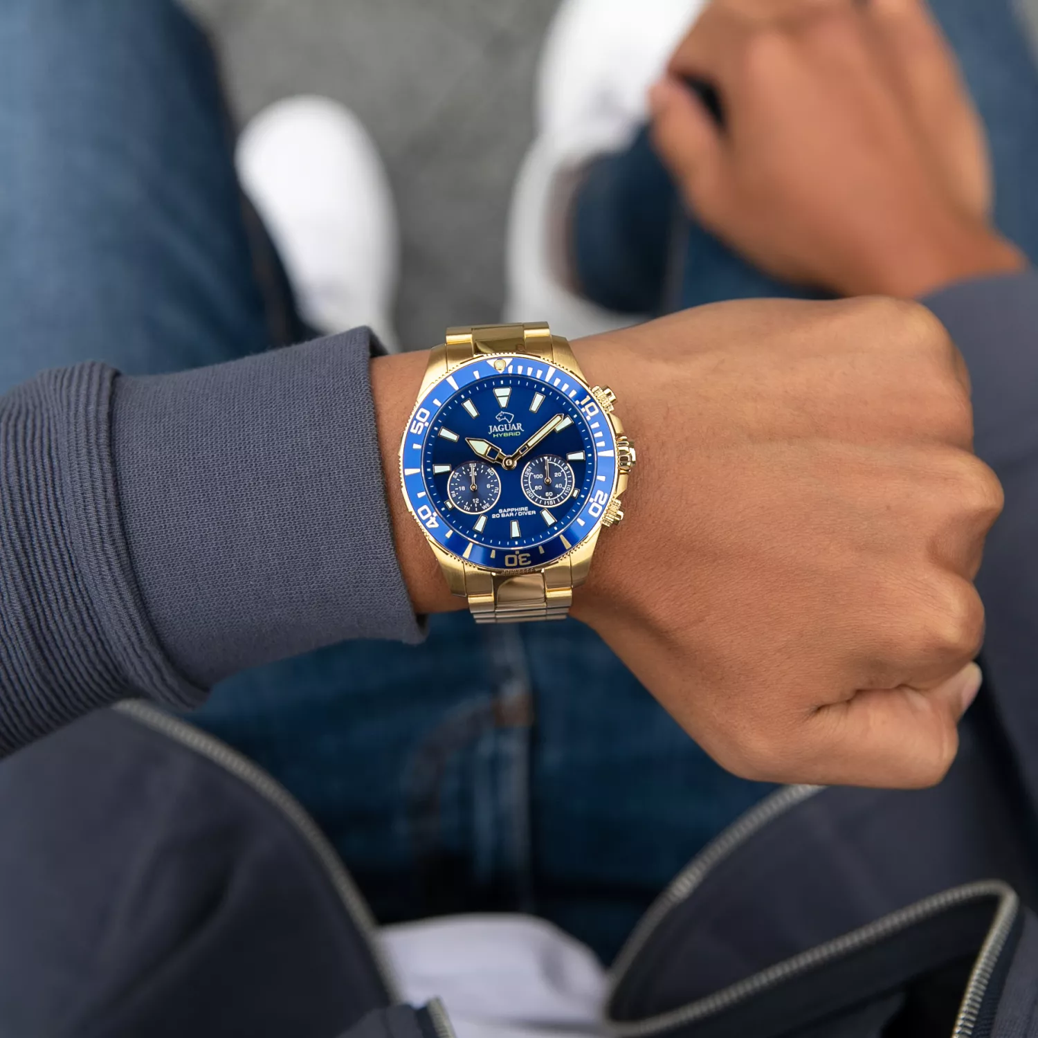 Jaguar Connected Diver J899/2