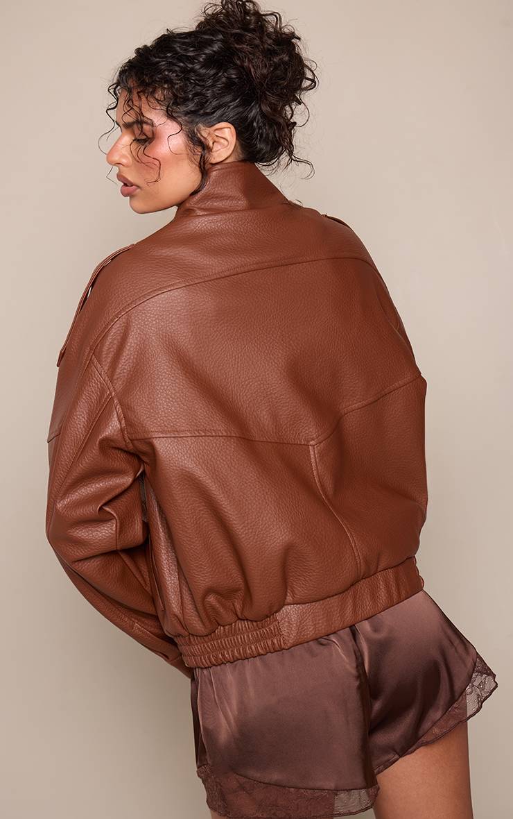 Chocolat Short Satiné À Détails En Dentelle