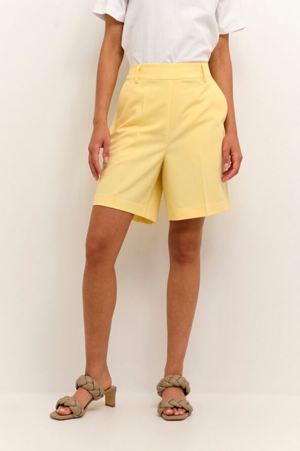 Kaffe KAsakura Wide Shorts Pale banana