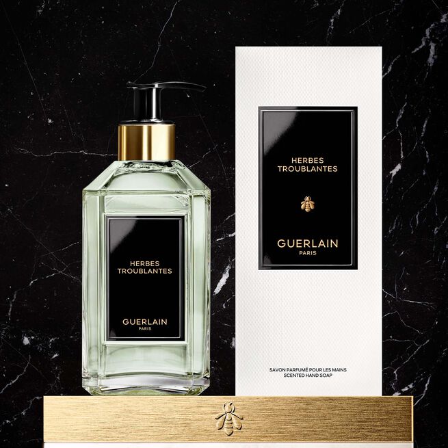 LES SAVONS PARFUMÉS HERBES TROUBLANTES 300 ML