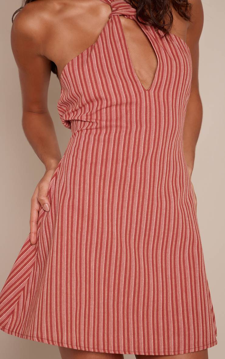 Rouille Robe Droite À Rayures Avec Encolure Dos-nu