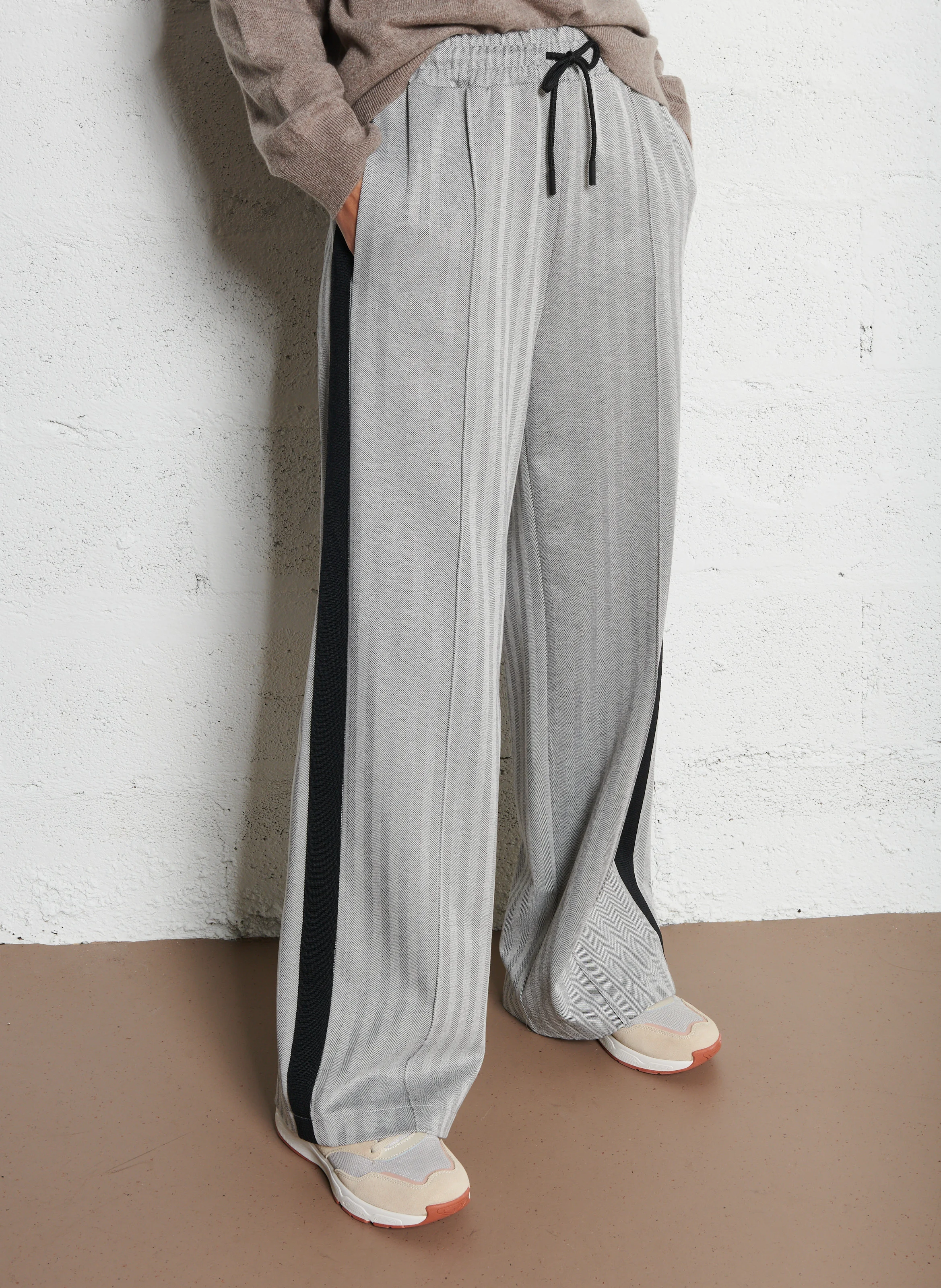 Pantalon large à chevrons| Blanc