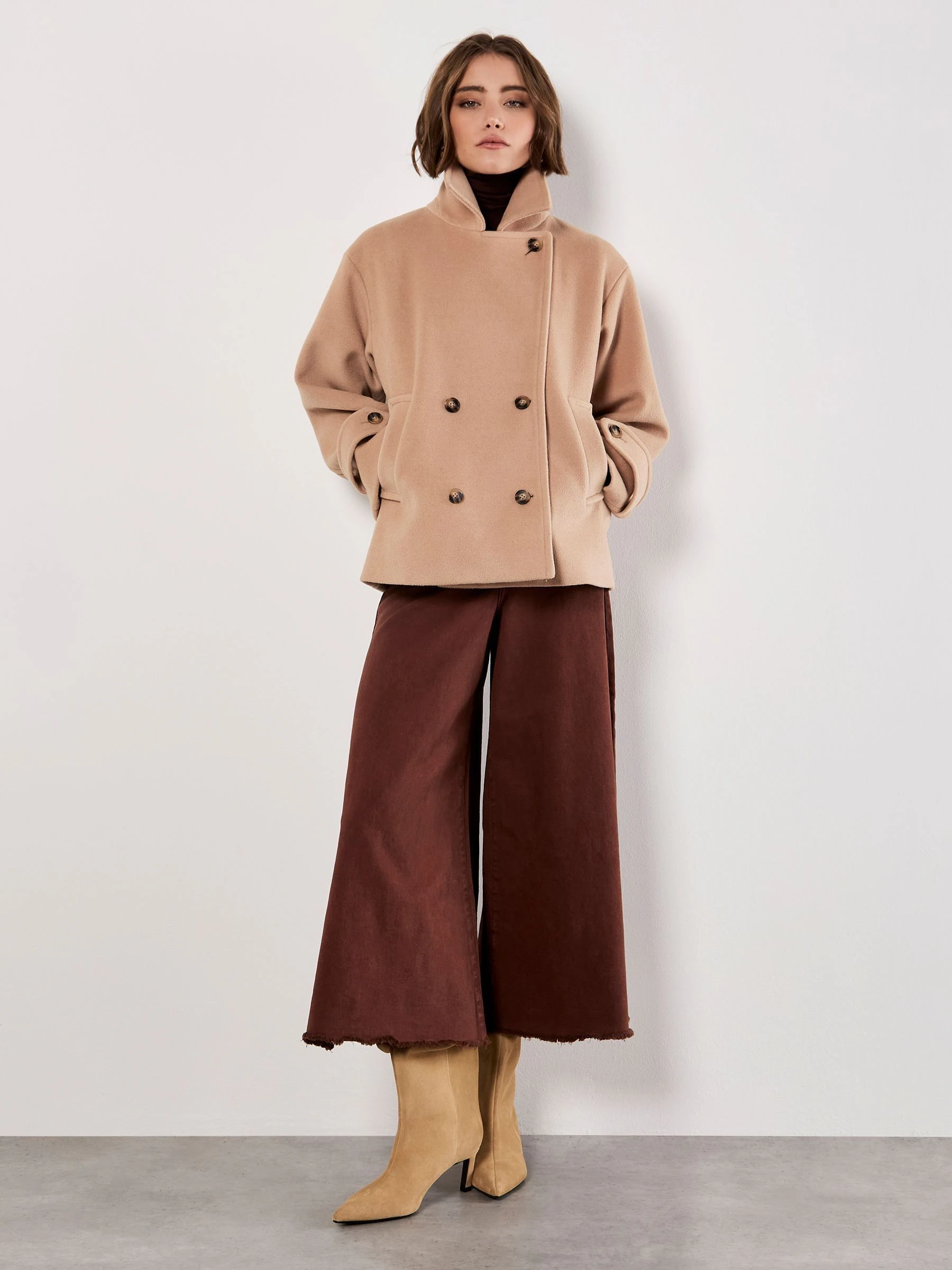 Bruin - Apricot Tailored Short Trench Jacket