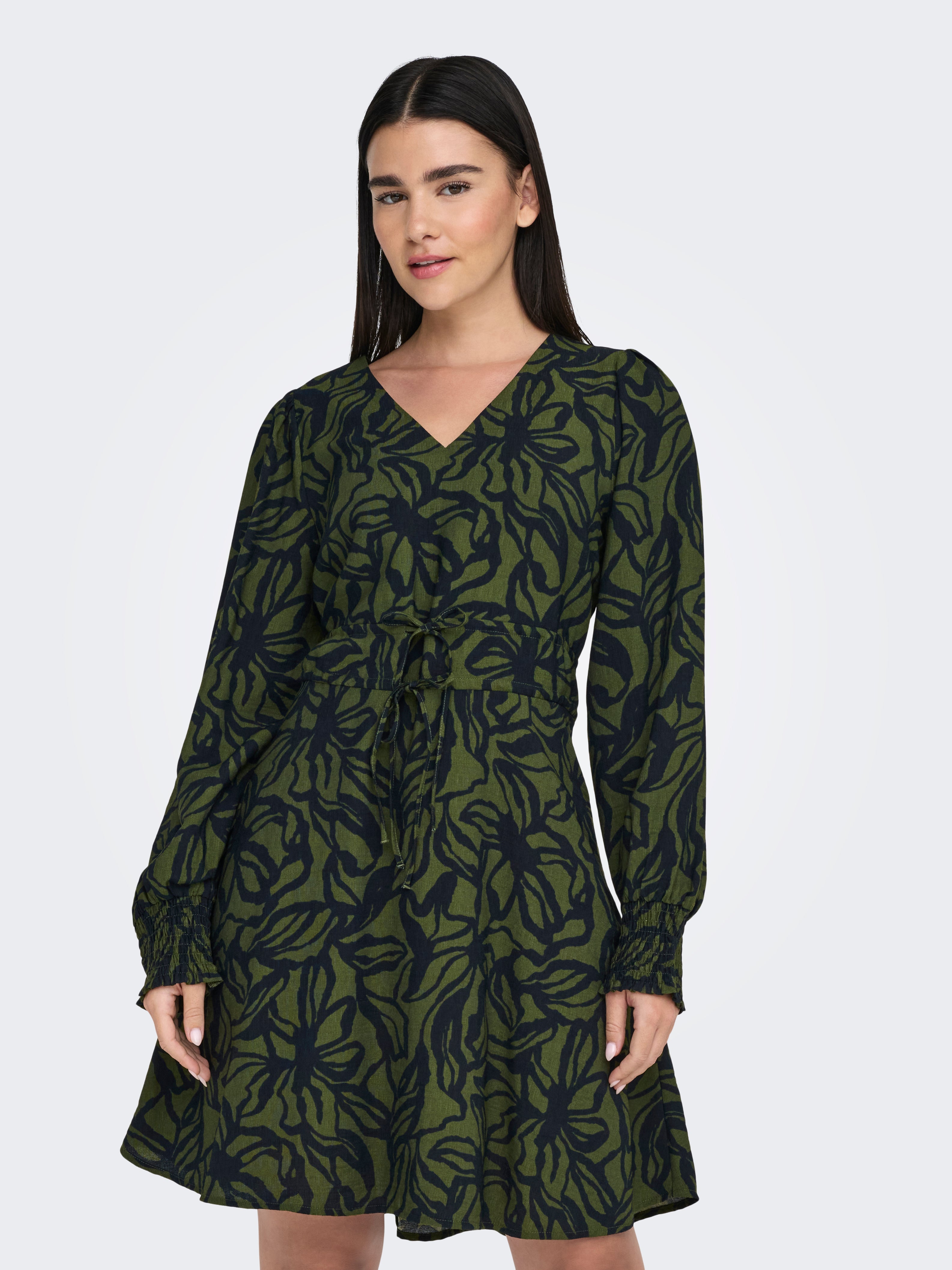ONLTHARA Kurzes Kleid Rifle Green