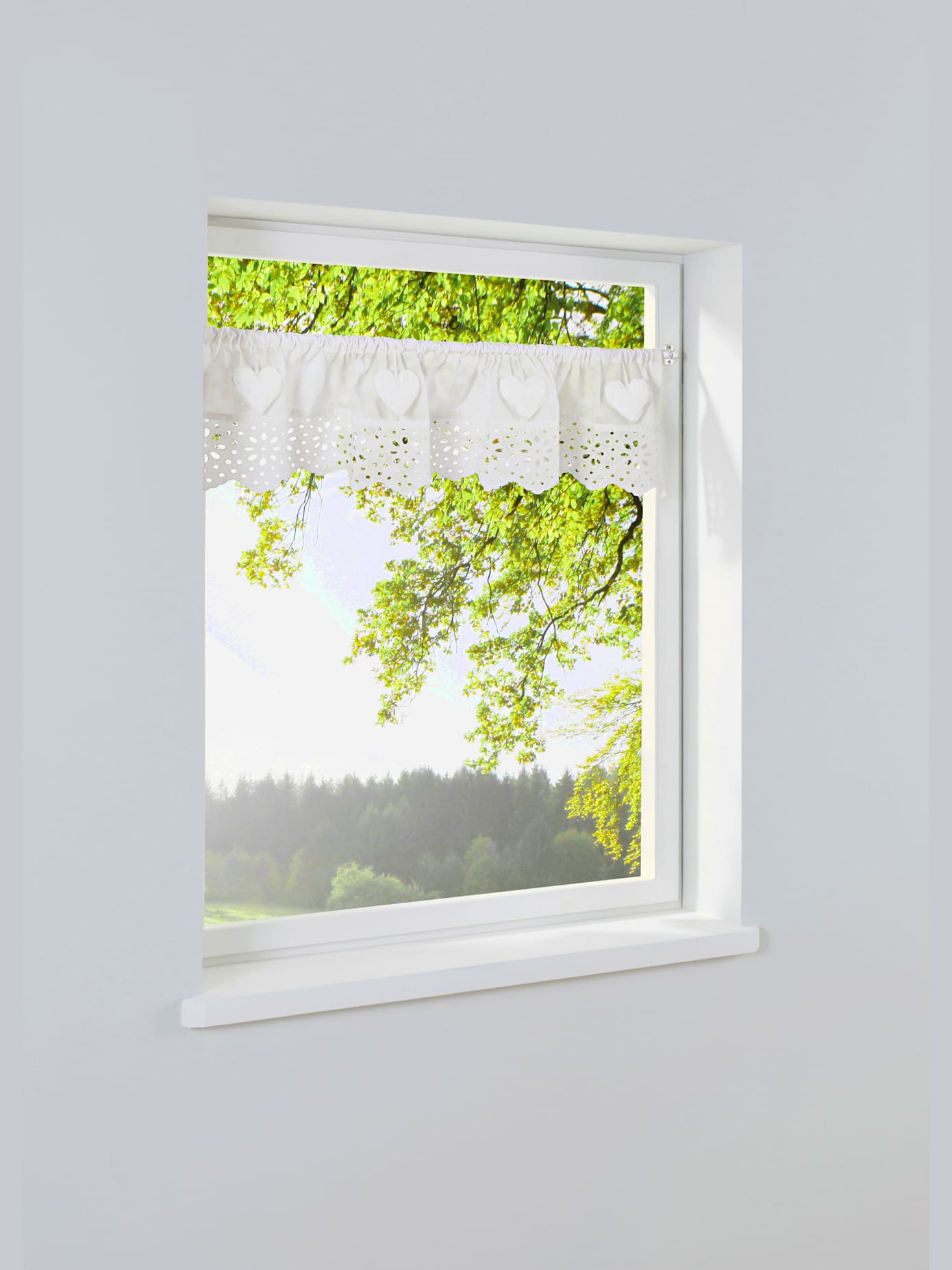 Cantonnière matière semi-transparente