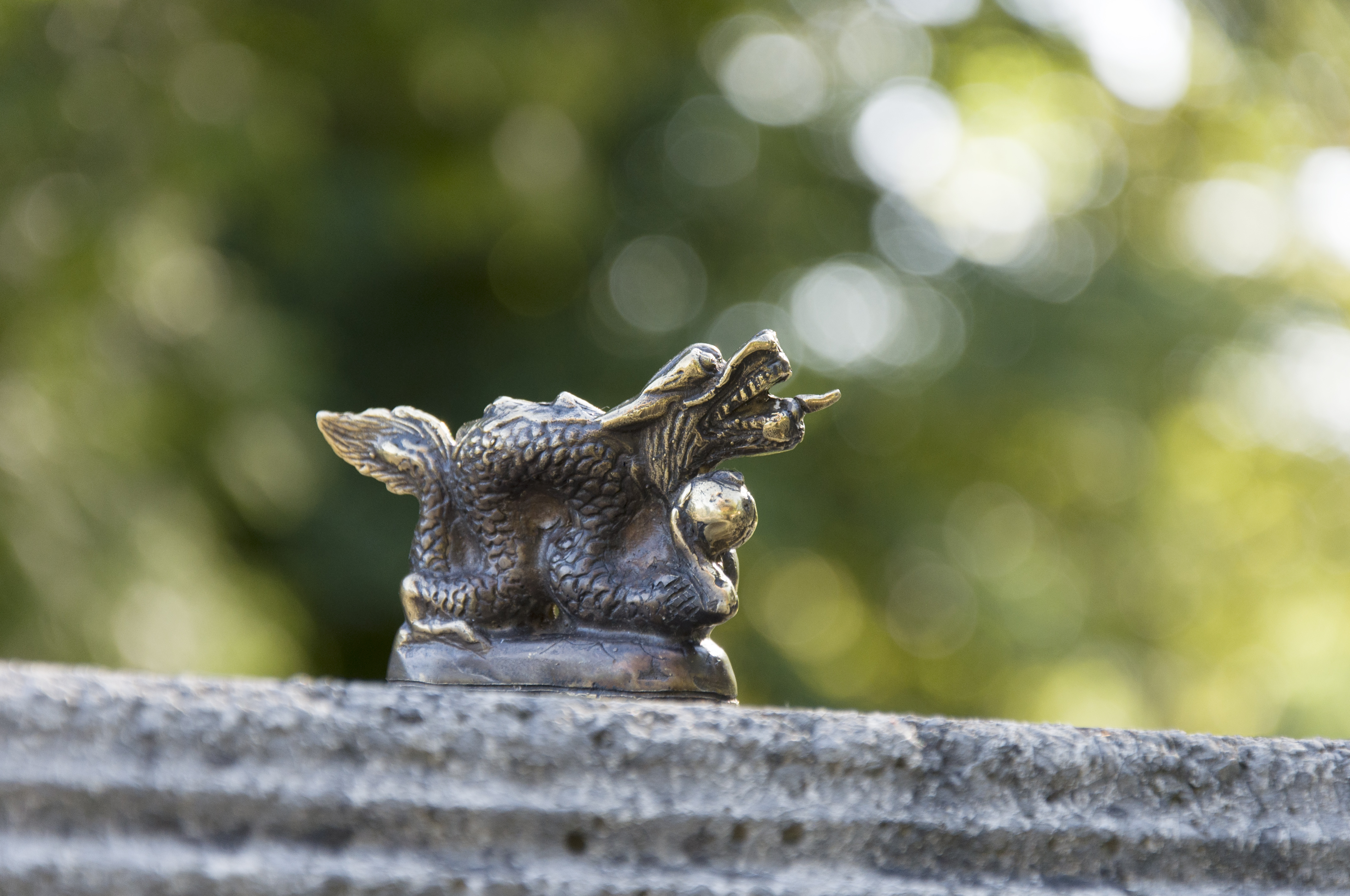 Statue 'Dragon' aus Messing, antik gold, B 7,5 cm, H 5 cm, L 2 cm von fischer's lagerhaus