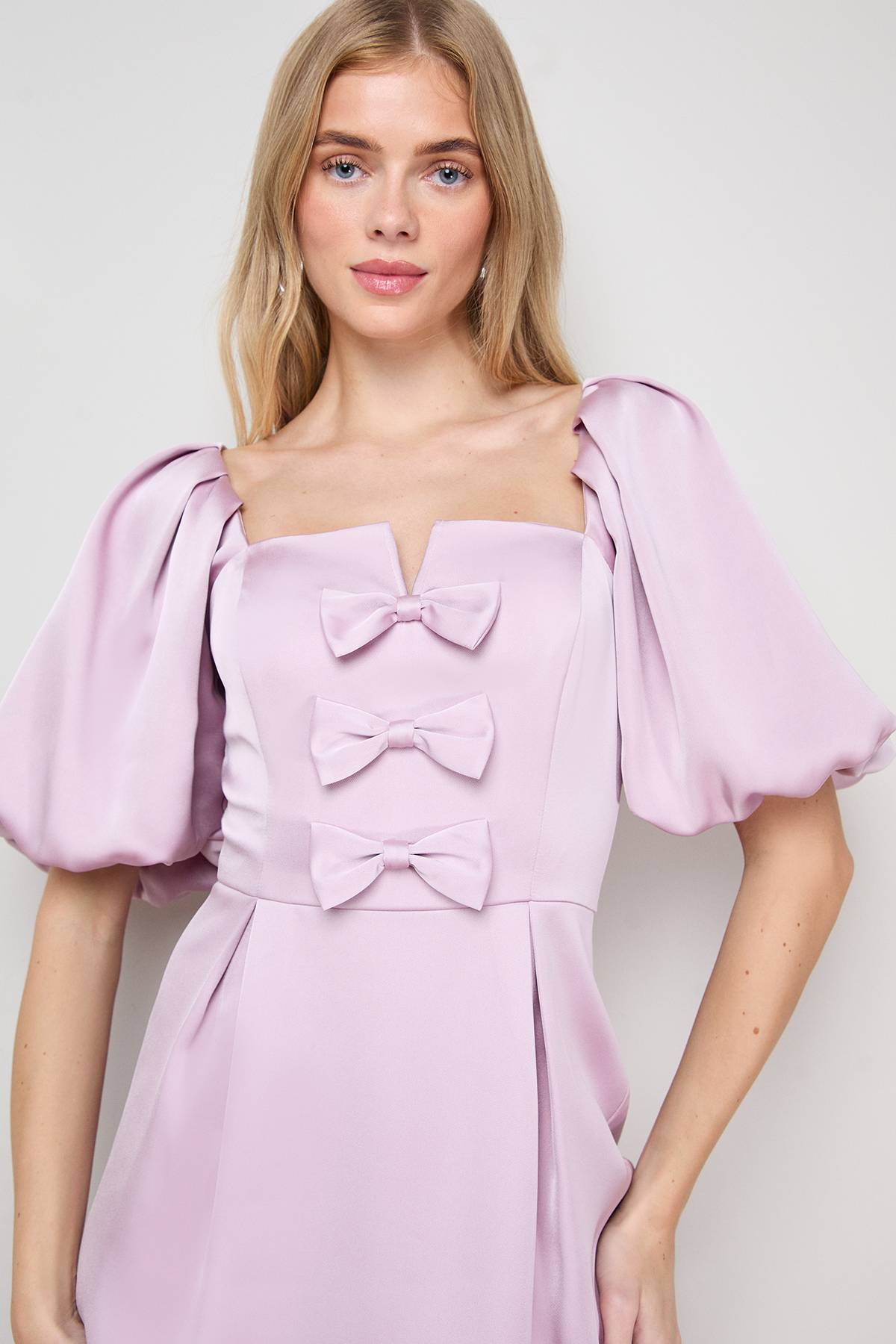 Oasis Robe Mini à Encolure Carrée avec Nœud Devant en Satin
