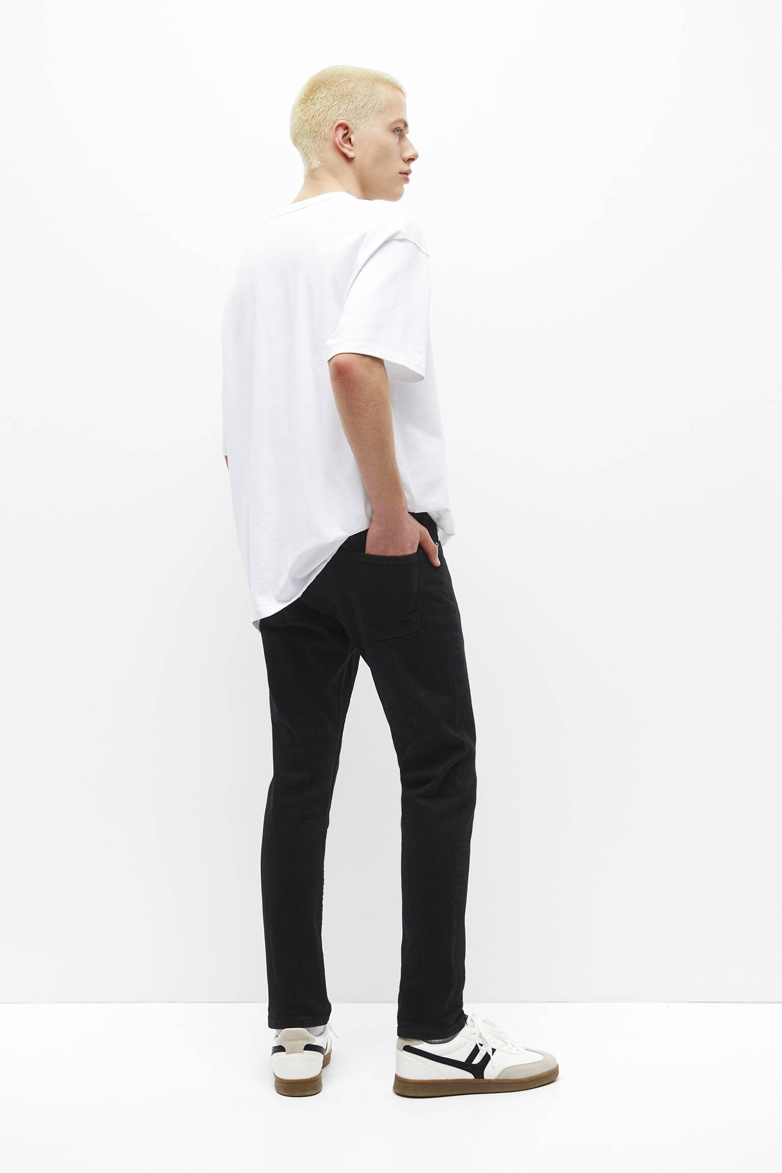Calça jeans básica preta slim confortável - preta