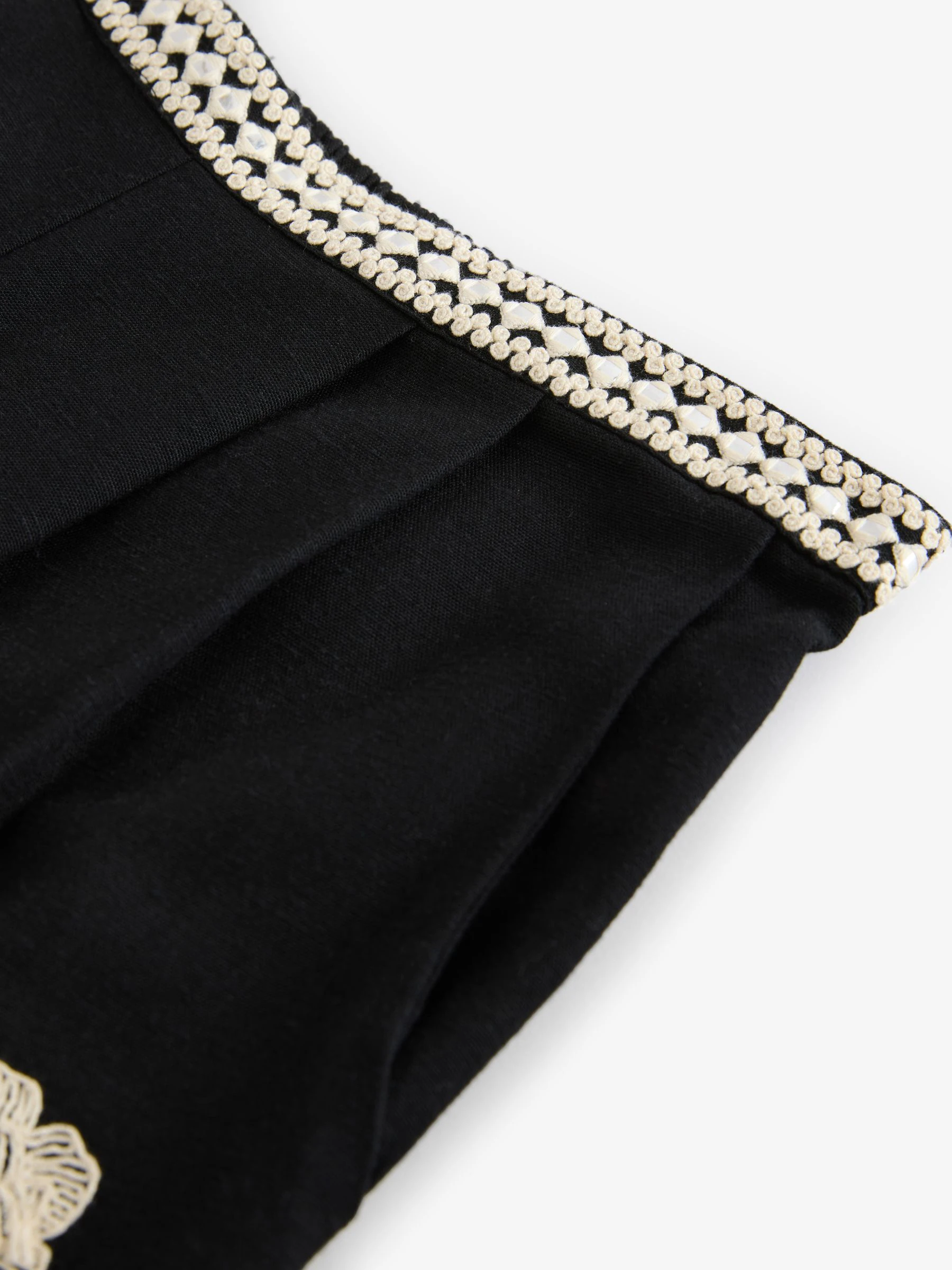 Zwart/wit - Geborduurde strandshorts