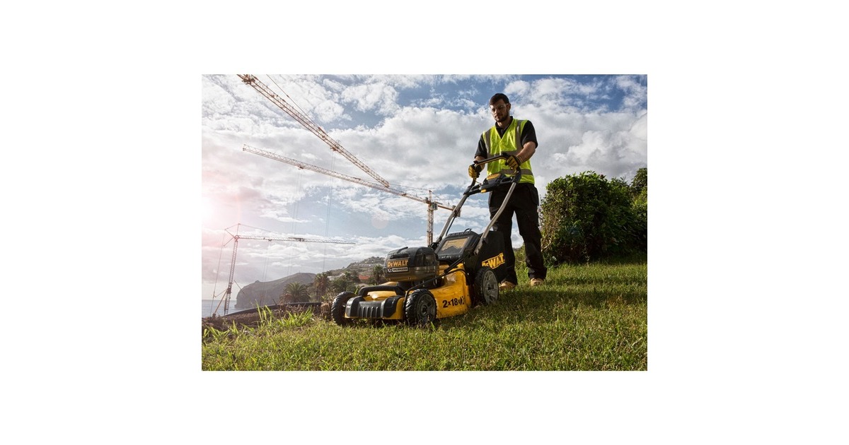 DEWALTAccu grasmaaier DCMW564N  (Geel/zwart, Accu niet inbegrepen)
