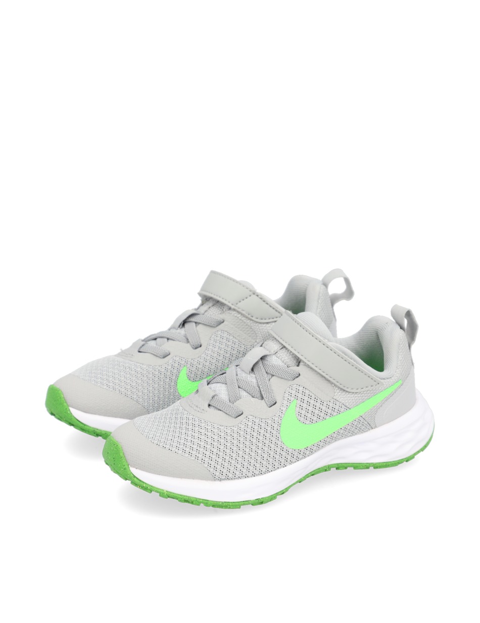 Nike Revolution 6