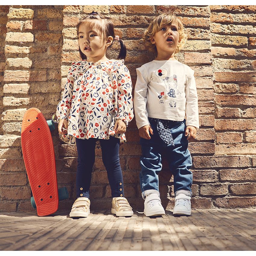 Jean avec ceinture et broderie pour bébé fille - Bleu