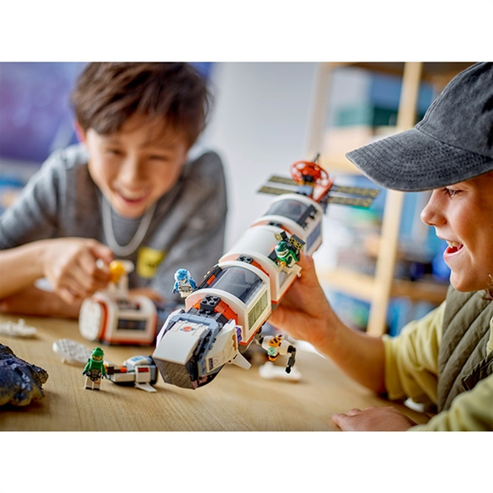 Køb LEGO® City Modulopbygget Rumstation