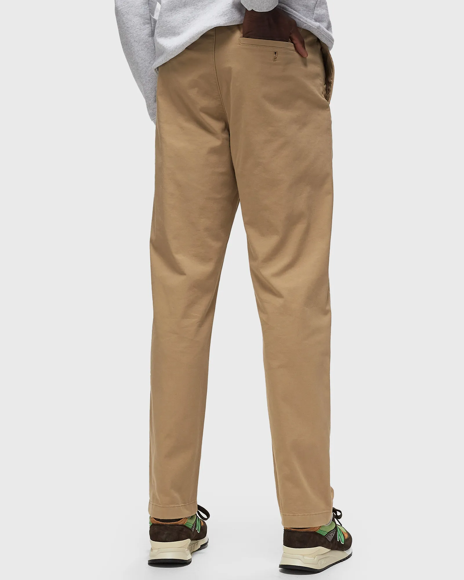 CLOSED TACOMA TAPERED