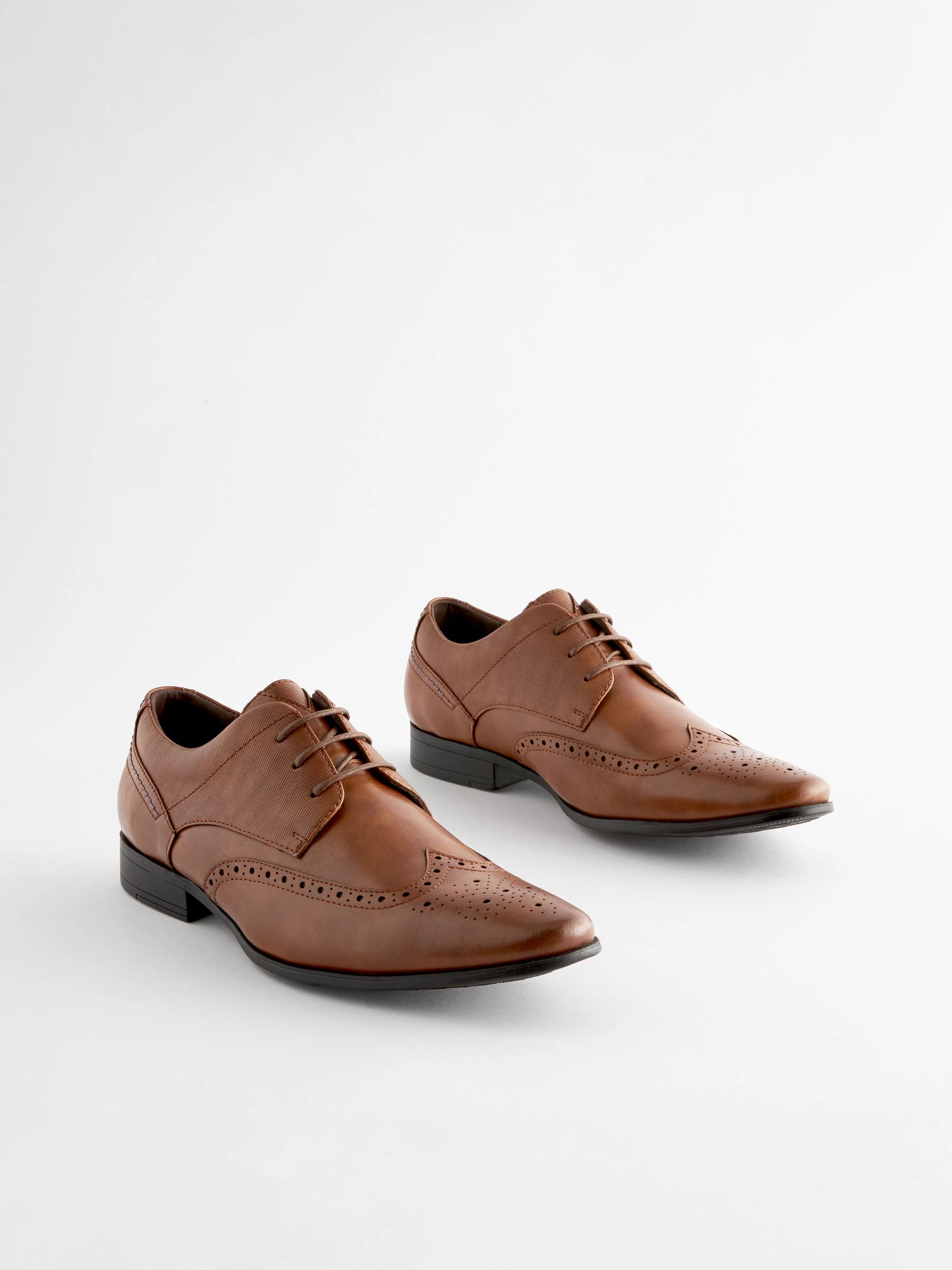 Lichtbruin - Wijde pasvorm - Brogueschoenen