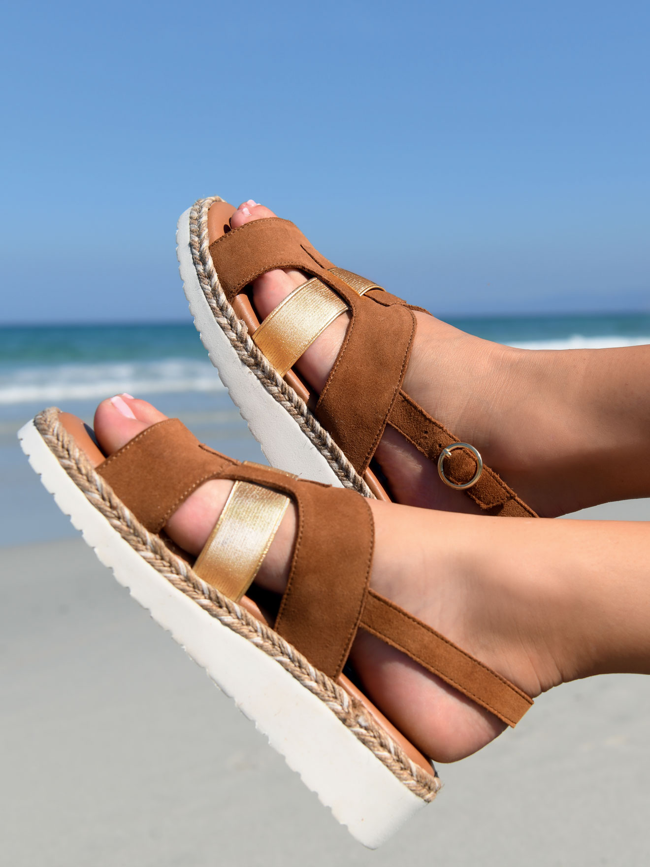 Sandales compensées cuir velours