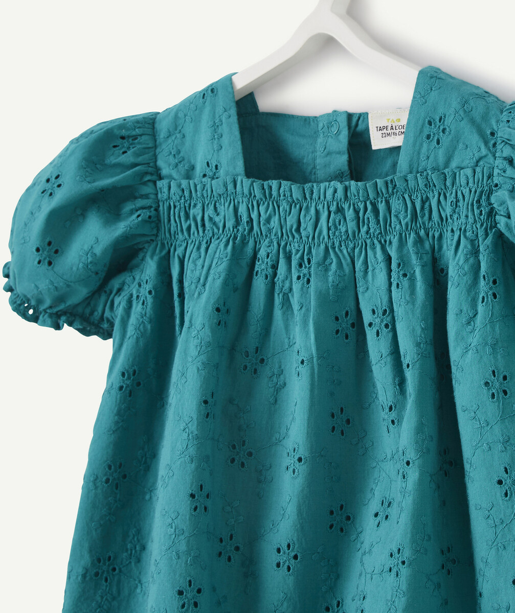 LE CHEMISIER EN BRODERIE ANGLAISE VERT AVEC COL CARRÉ