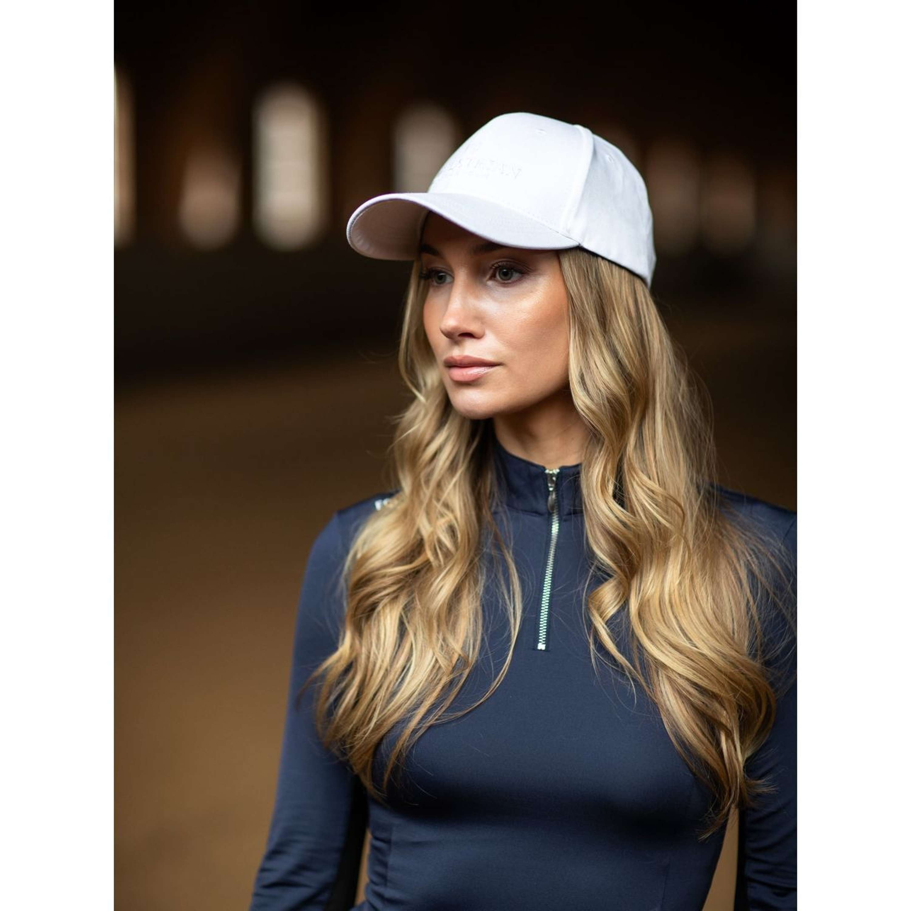 Equestrian Stockholm Pet Wit