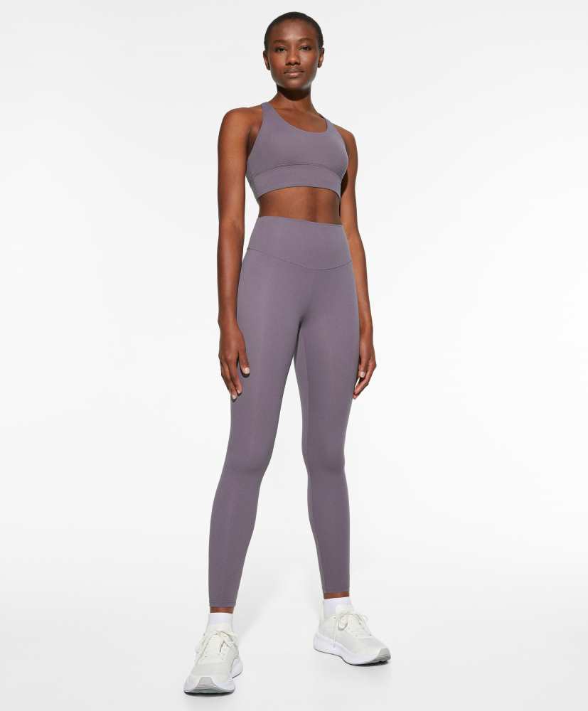 Sutiã esportivo com suporte médio para os seios.