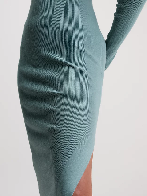 Vestido justo de malha canelada de algodão