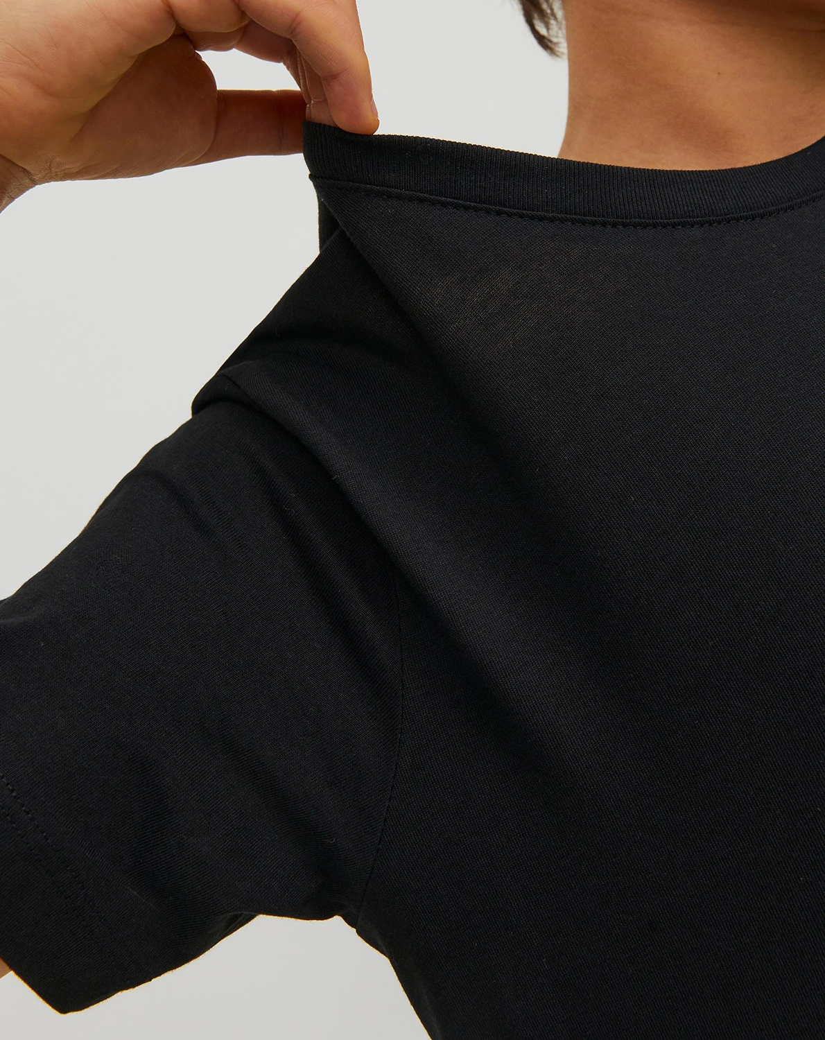 T-Shirt JJEORGANIC BASIC in black
