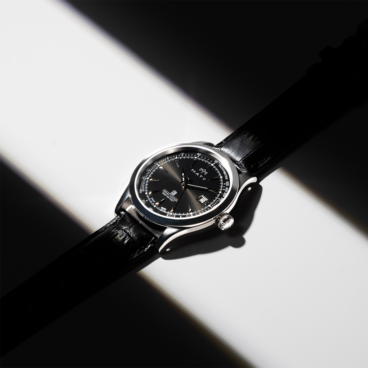 Montre MATY GM cadran noir bracelet cuir noir