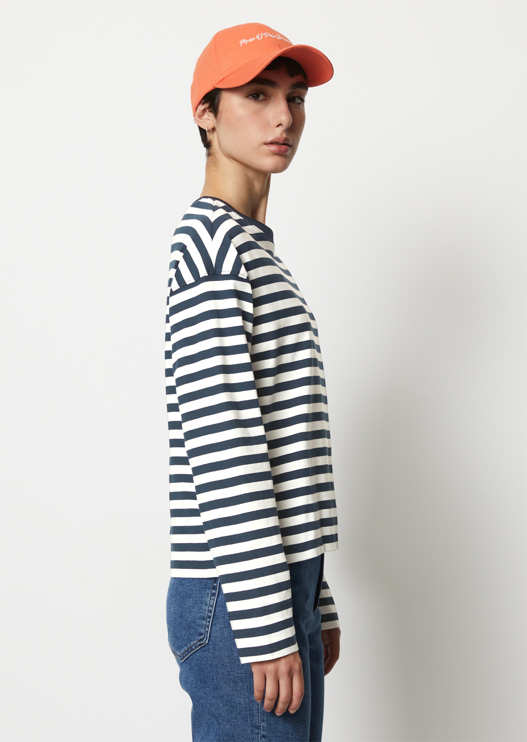 Ringel-Longsleeve loose aus garngefärbter Bio-Baumwolle