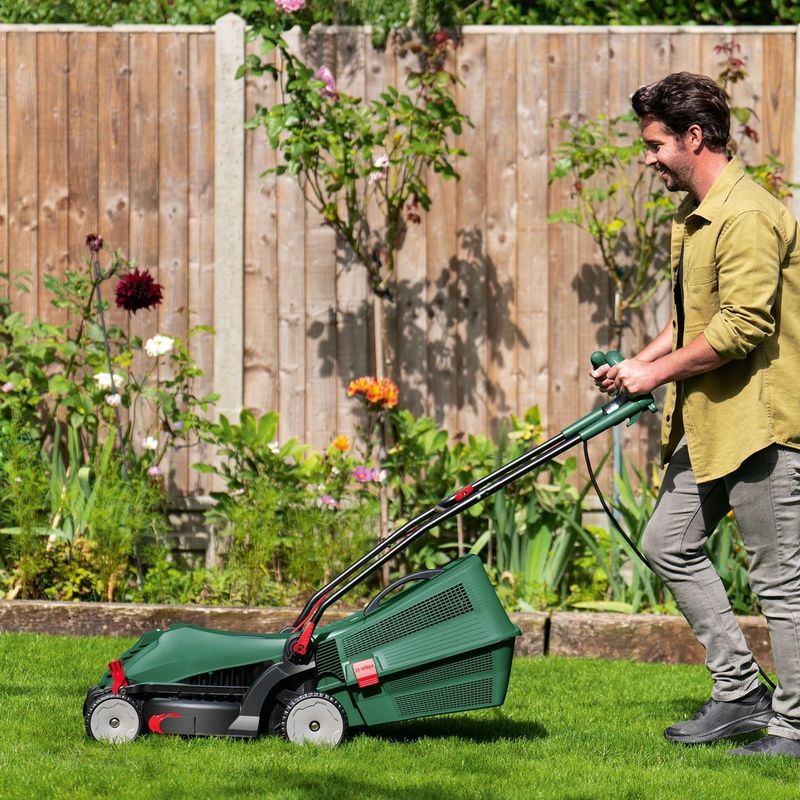 Bosch - UniversalRotak 37 - Grasmaaier - Groen - Kunststof - 40 Liter opvangbak