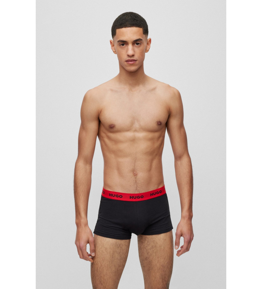 Pacote com 3 cuecas boxer HUGO, nas cores cinza, preto e azul.