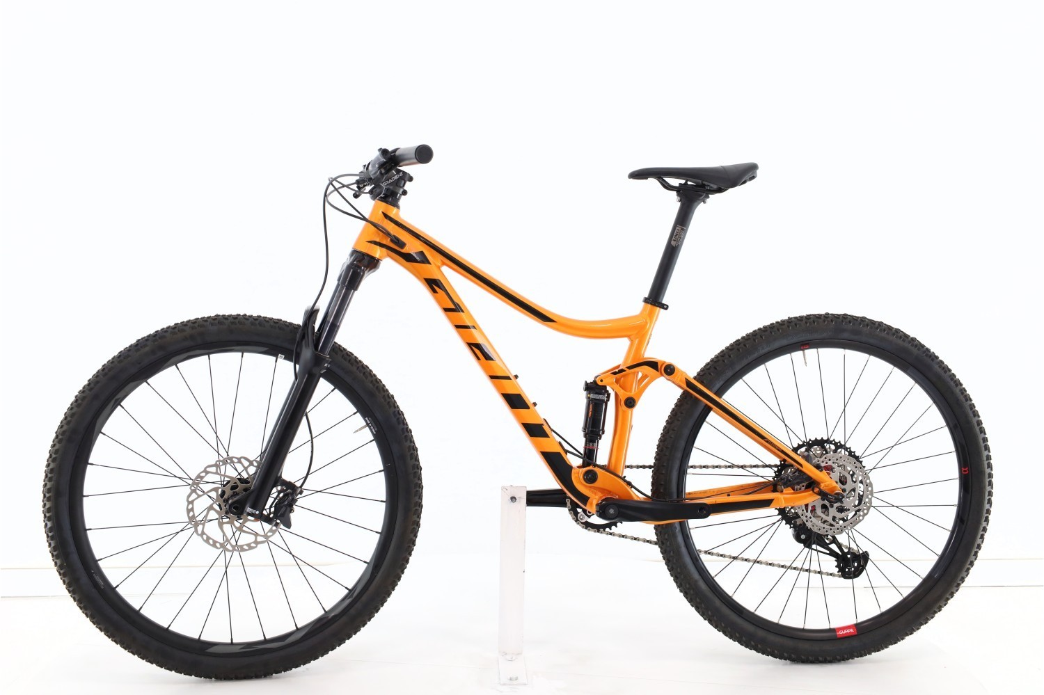 Giant Stance 1 (2022) | Diamond