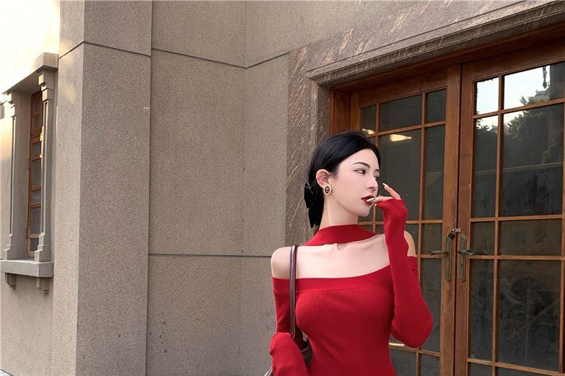 WOW!NITE - Lange mouw off-shoulder gebreide midi-jurk