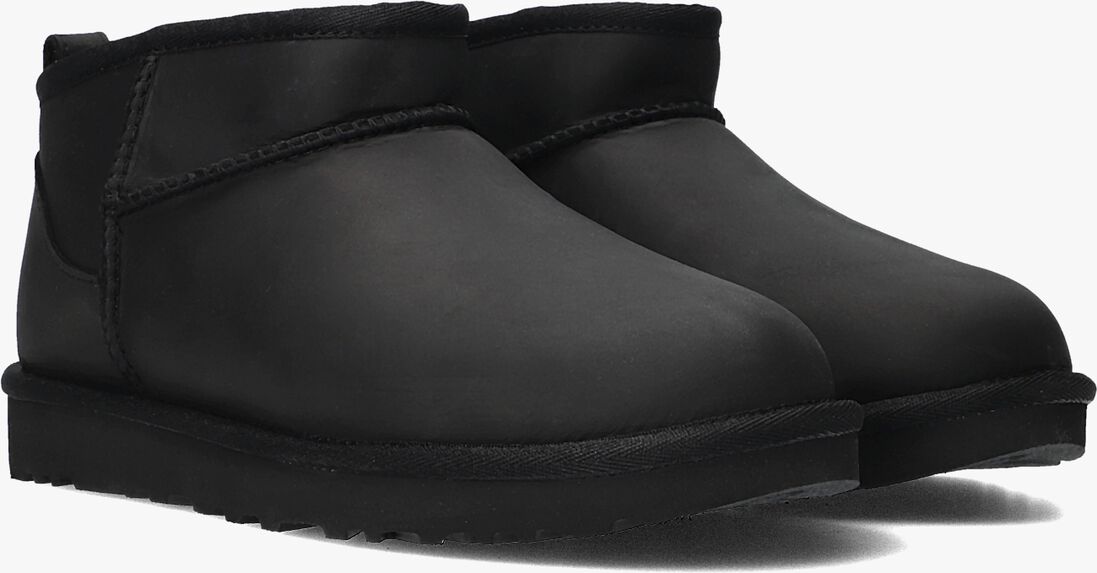 zwarte ugg vachtlaarzen classic ultra mini leather regenerate