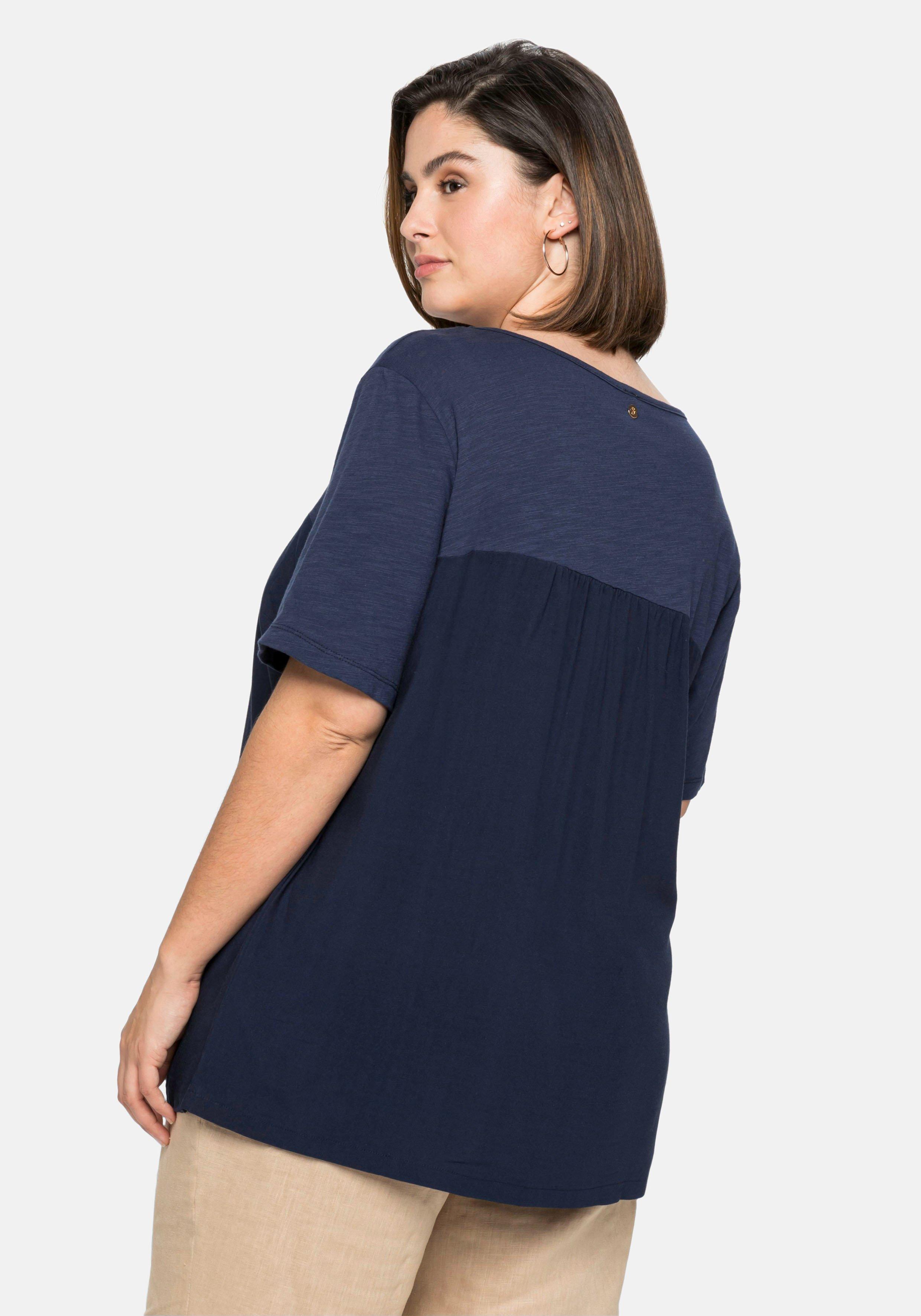 Shirt im Materialmix, in A-Linie