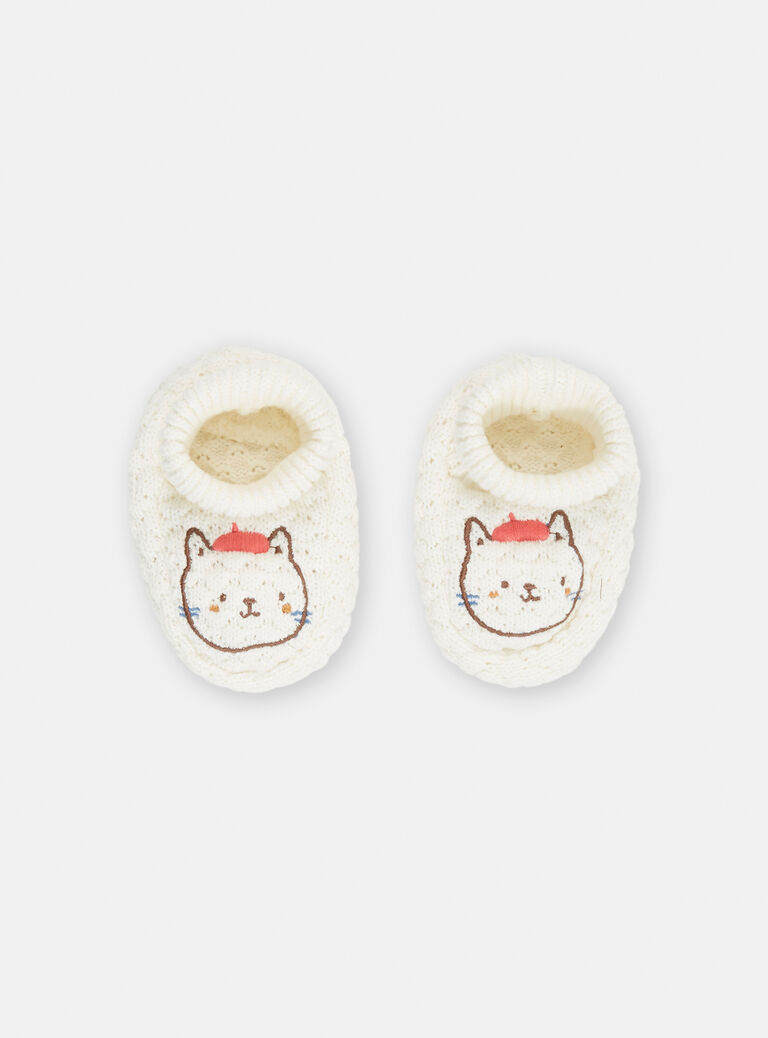 Chaussons de naissance en tricot motif chat