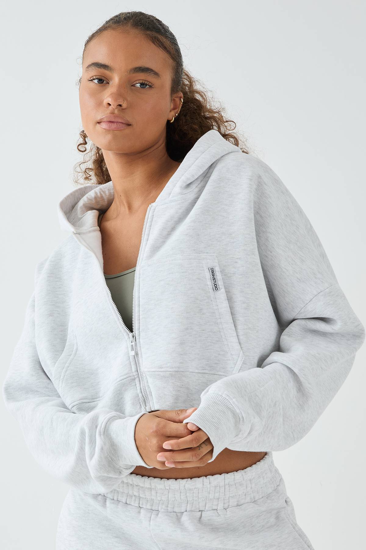 Sweat à Casynthétiqueche Court Boxy DSGN Studio