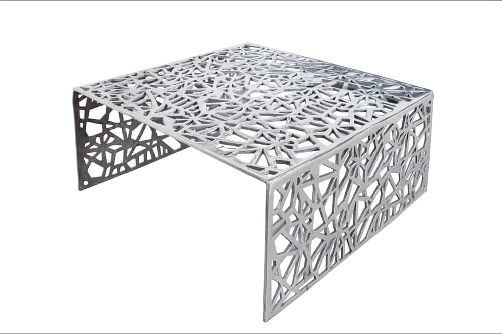 Handgearbeiteter Couchtisch ABSTRACT 60cm Alu silberfarbig im Gap Design