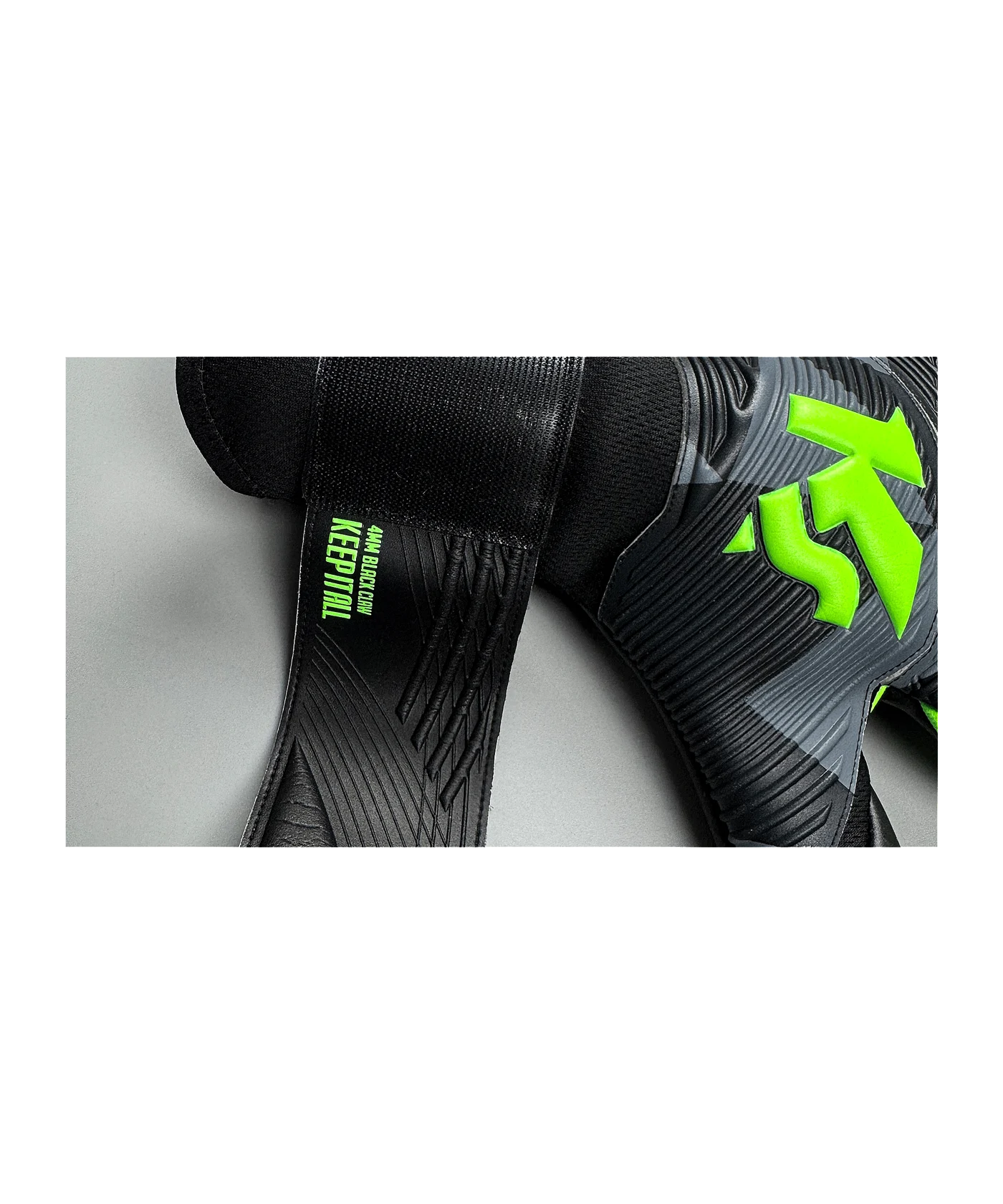 KEEPERsport Varan8 Pro NC Demon Torwarthandschuhe Schwarz