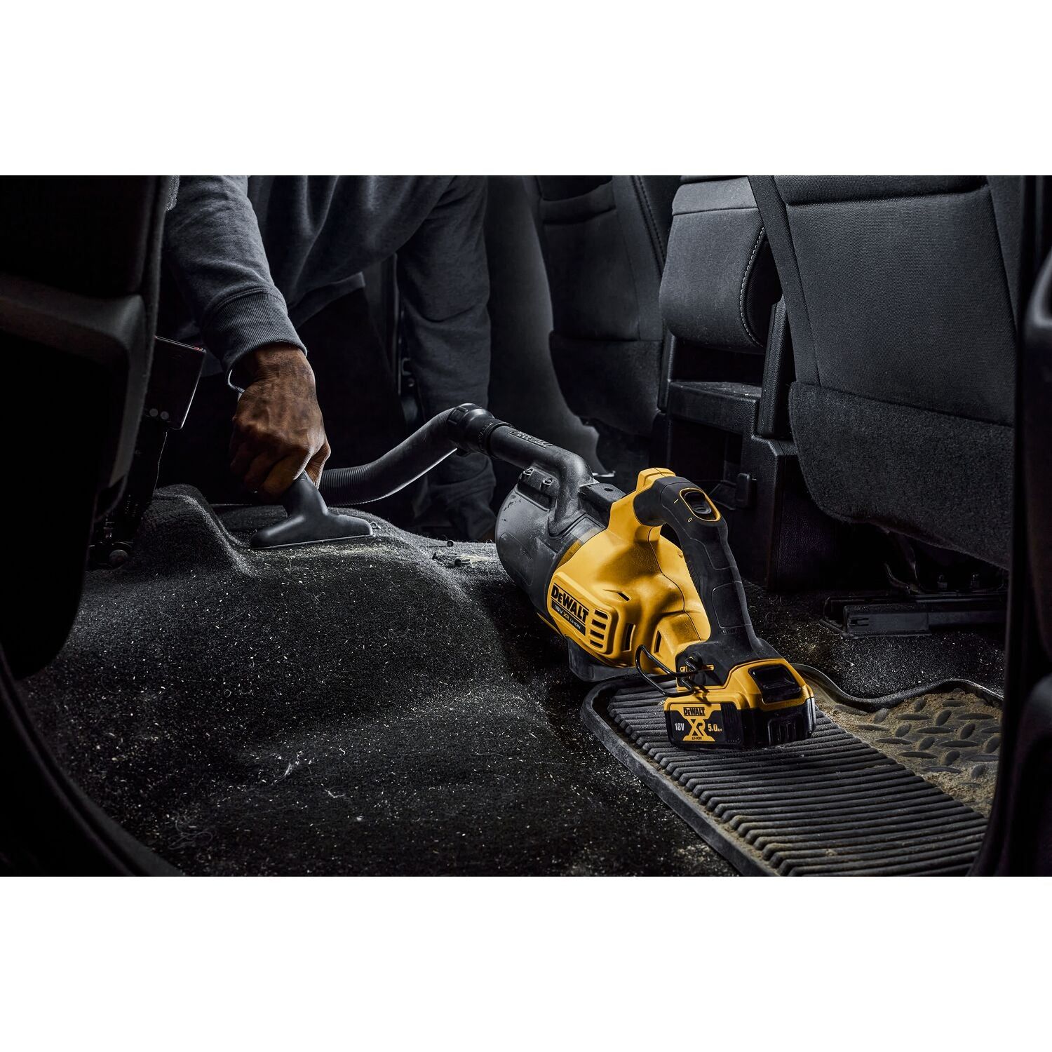 DeWALT DCV501LN L-klasse accu steelstofzuiger met opzetstukken 18V XR Basic Body in opbergtas