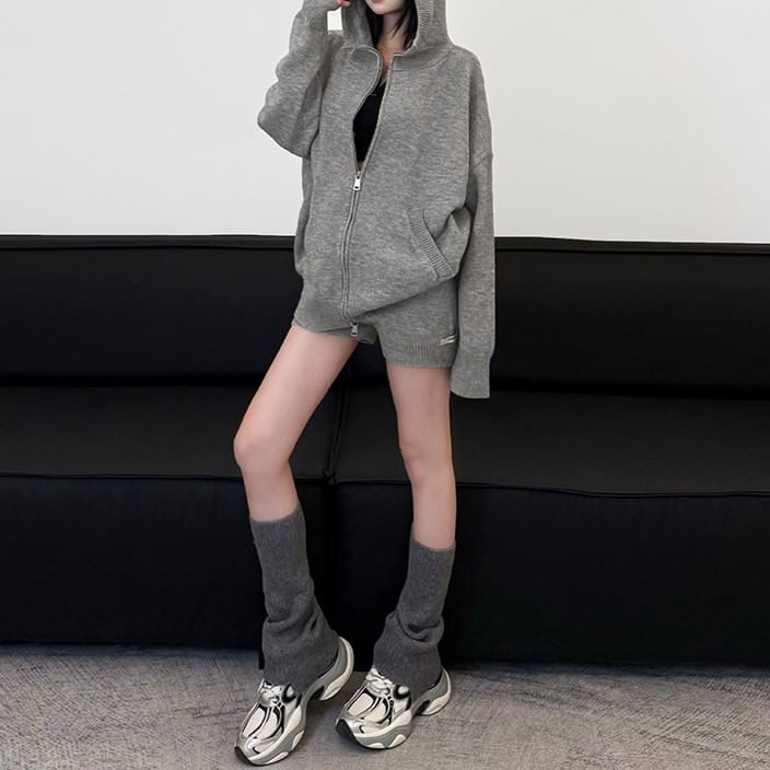 HERMITAKH - Effen capuchonjack met rits / korte broek met hoge taille