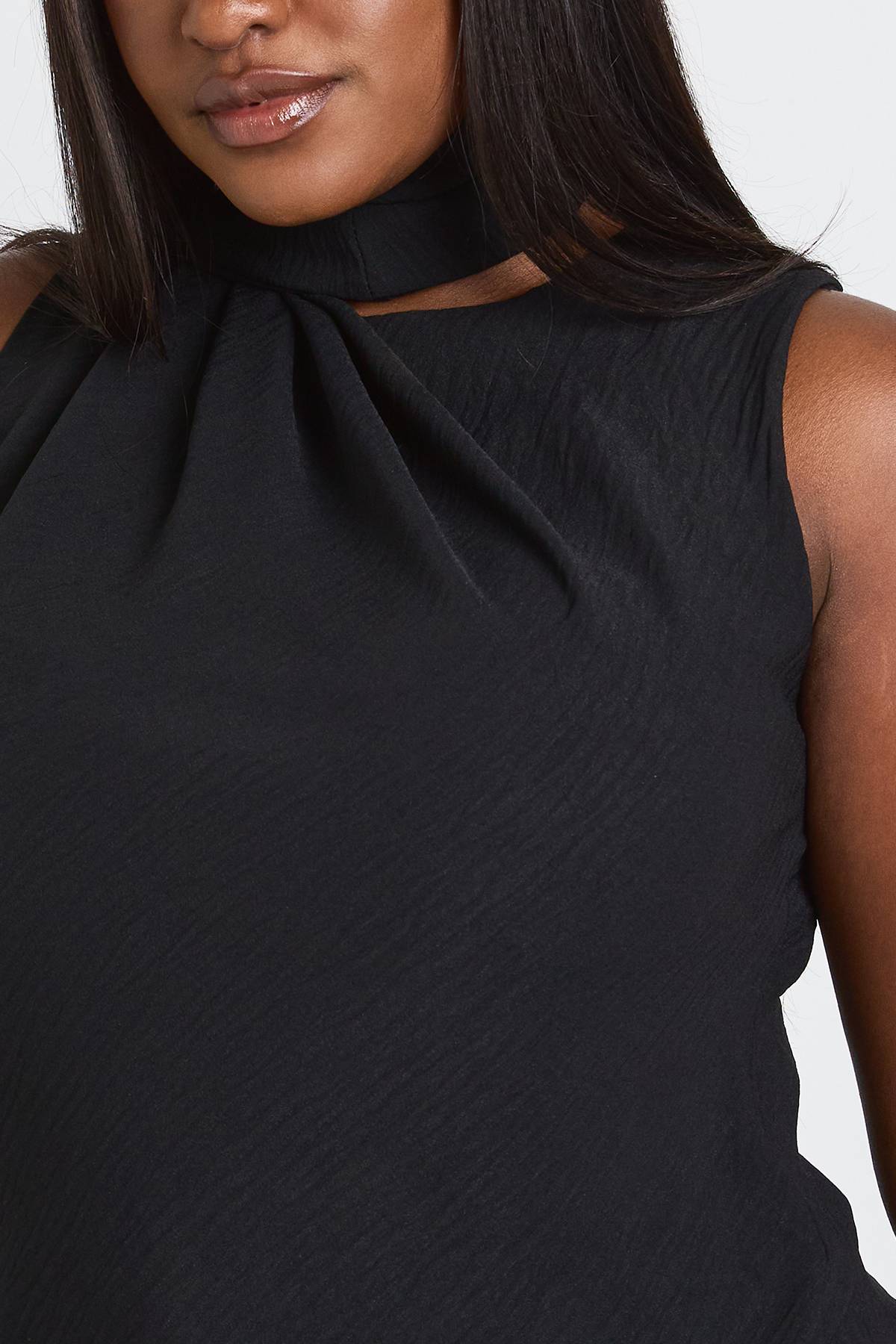boohoo Haut Cache-cœur Grande Taille Avec Col Foulard