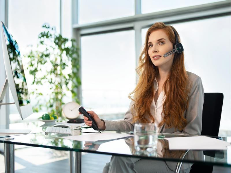 Philips Headset SpeechOne Integrator PSM6500 Professionelles Diktier-Headset mit Dockingstation, Statuslicht und Fernbedienung