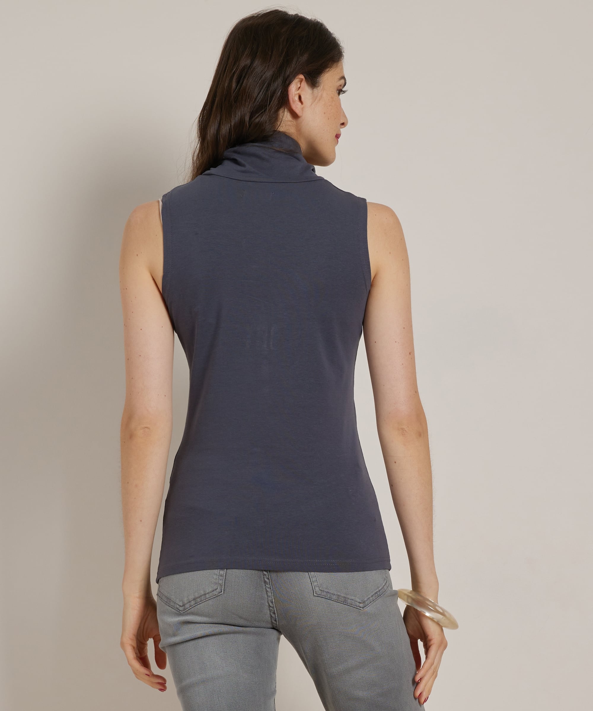 basic mouwloos t-shirt met col