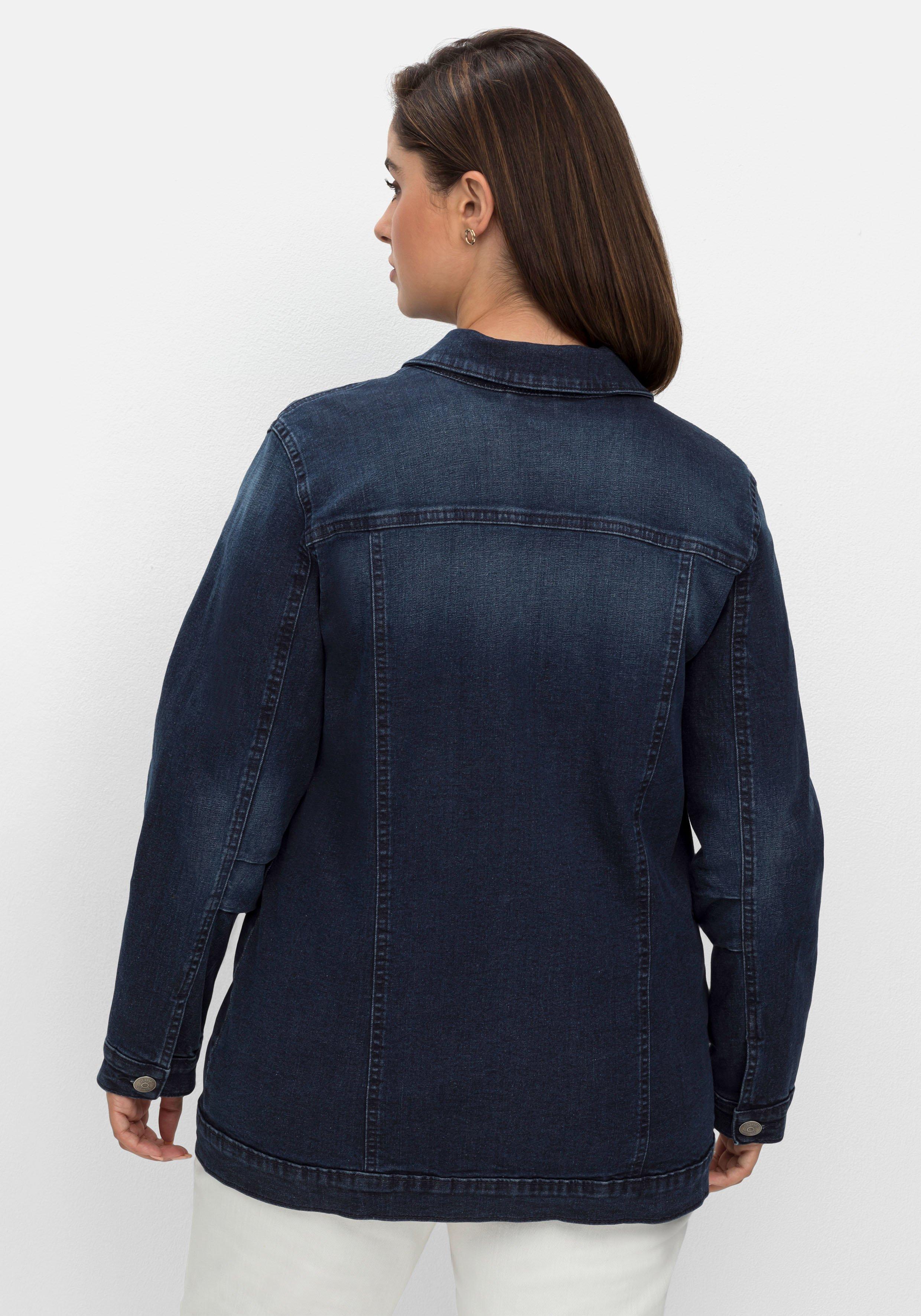 Jeansjacke in taillierter Form, mit Brusttaschen