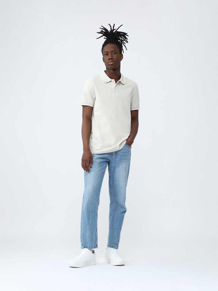 Camisa polo básica e vibrante - Areia clara
